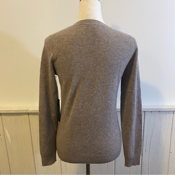 NWT Tahari Small Gray Cashmere Sweater - Picture 2 of 10
